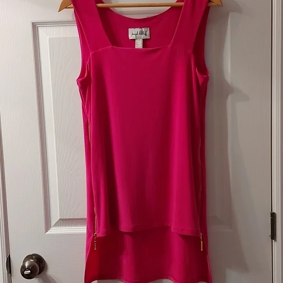 Joseph Ribkoff Sleeveless Top with Zip Detail on Both Sides Square Neckline. - Picture 2 of 6
